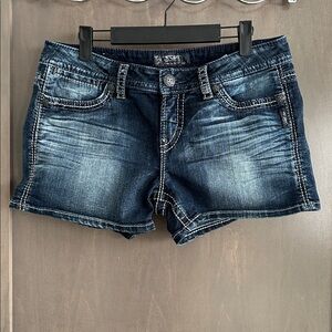 Silver Jeans Women’s Toni Dark Wash Jean Shorts Size 32